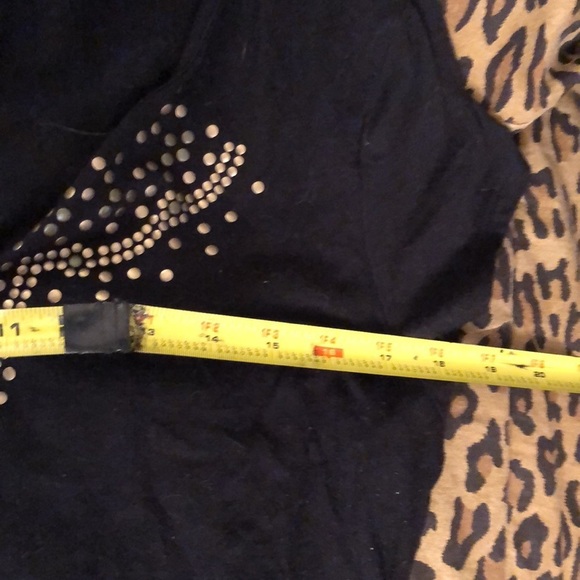 MUDD size  XL black short sleeved top studded V-neck with banded hem - Picture 5 of 7